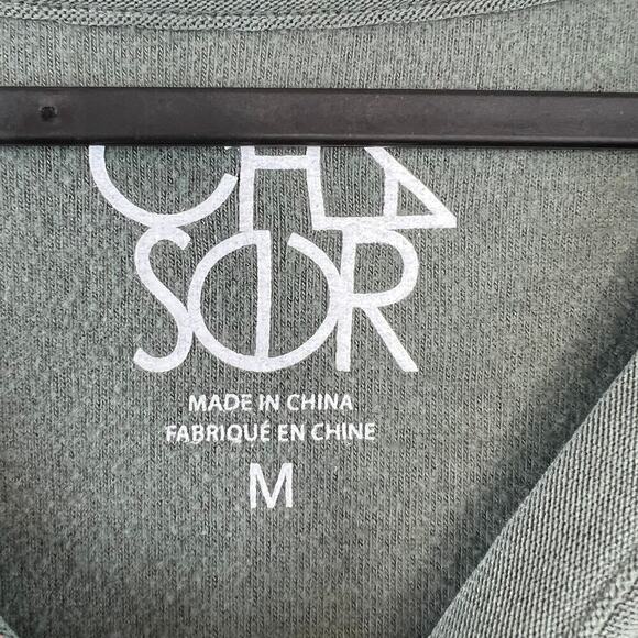 NWT Chaser Skull Star Pullover Crewneck Sweatshirt Size Medium Casual Lounge - Picture 4 of 4